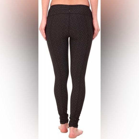 Prana Black Print Leggings size medium - Picture 11 of 12